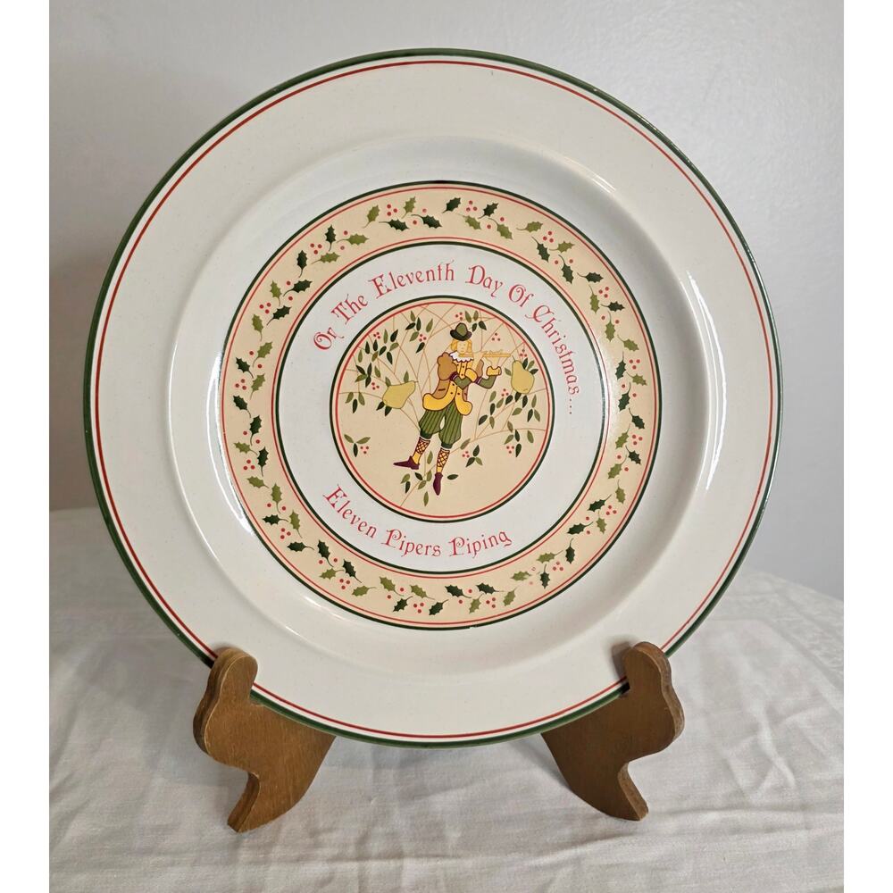 Vintage Anchor Hocking Stoneware Collector Plate 11th Day of Christmas 10 1/2"